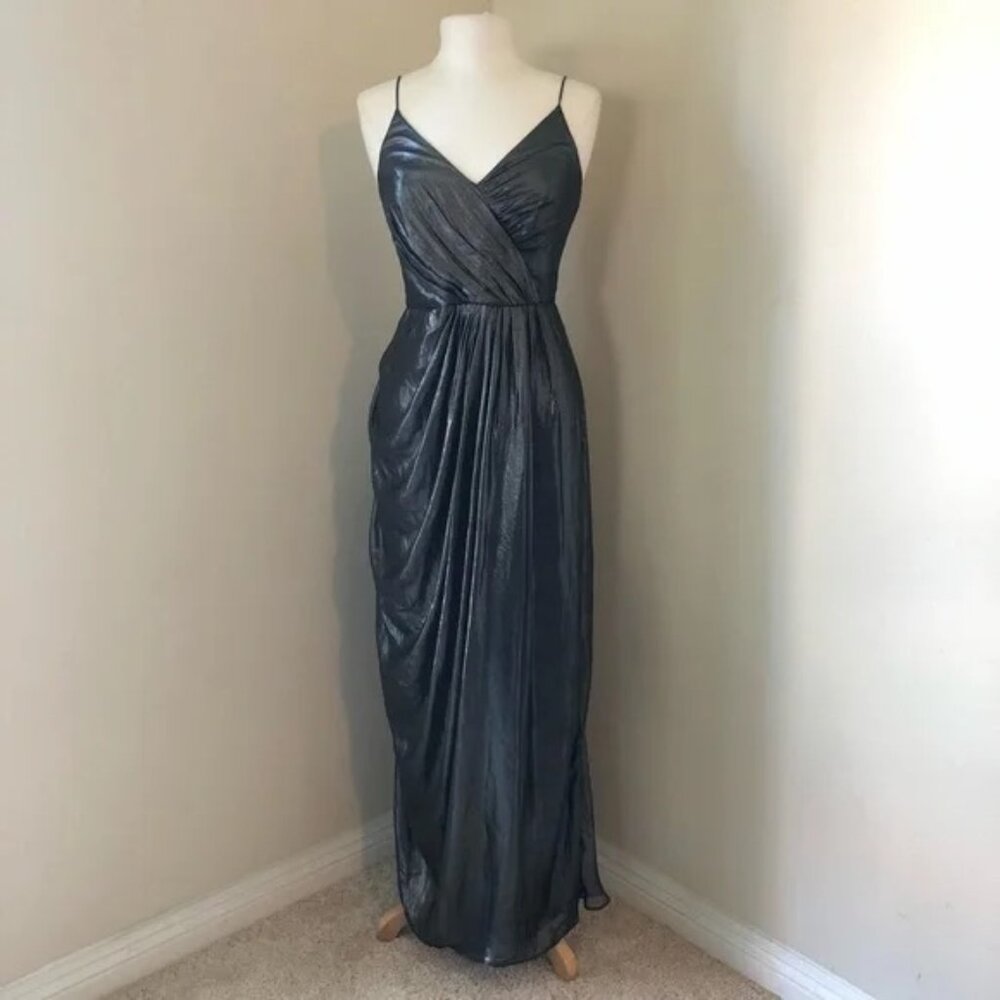 ❤️ Vera Wang Metallic Silver Gown